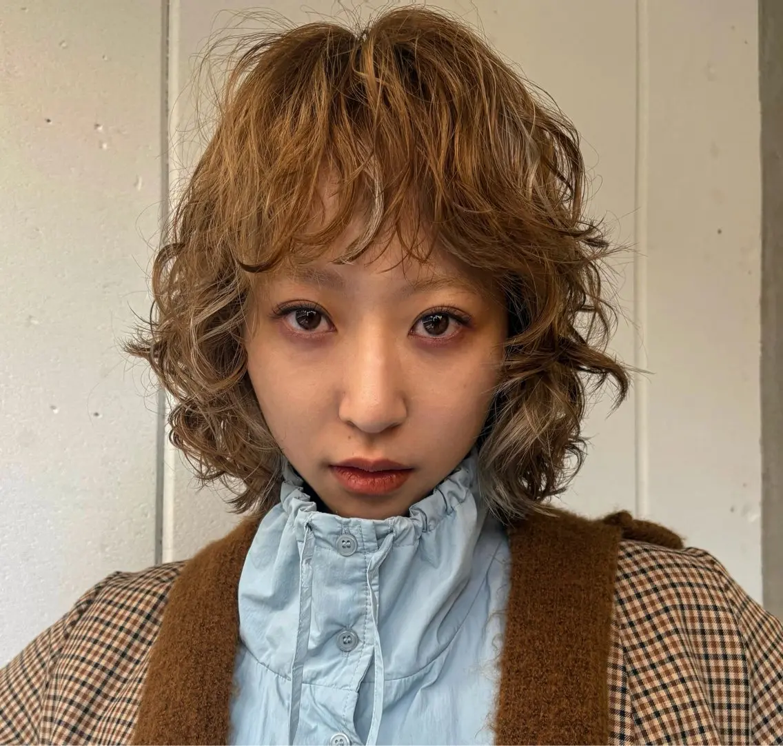 ショート パーマ 青木 若菜のヘアスタイル