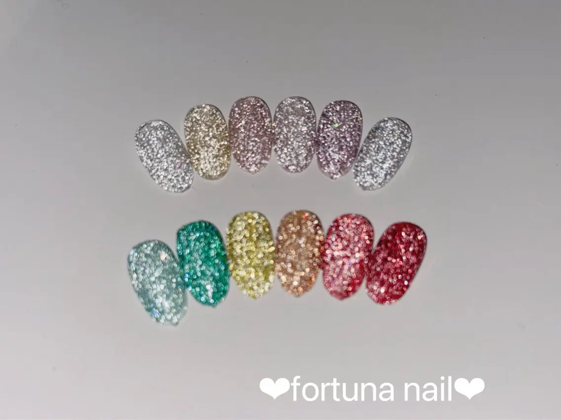 ネイル フラッシュネイル Nail •Head スパFortunaのネイルデザイン