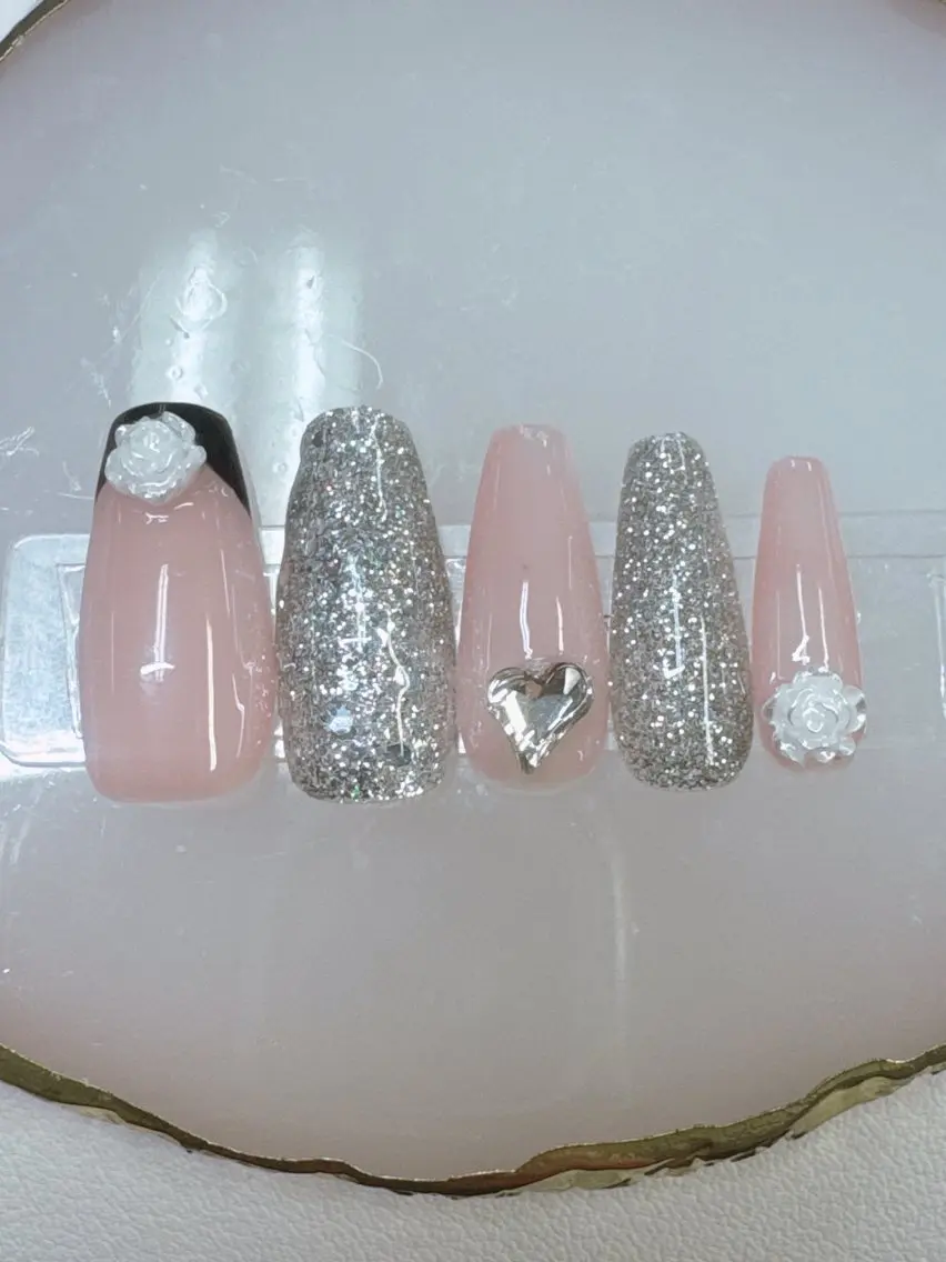 ネイル ボルドー 長さ出し ジェルネイル キラキラネイル ロングネイル ハンドネイル Queeens nailのネイルデザイン