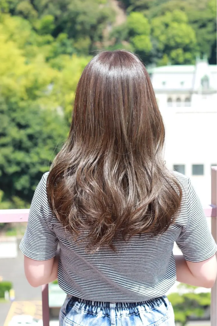 セミロング カラー アッシュ オリーブアッシュ ヘアカラー Viage （ビアージュ）のヘアスタイル