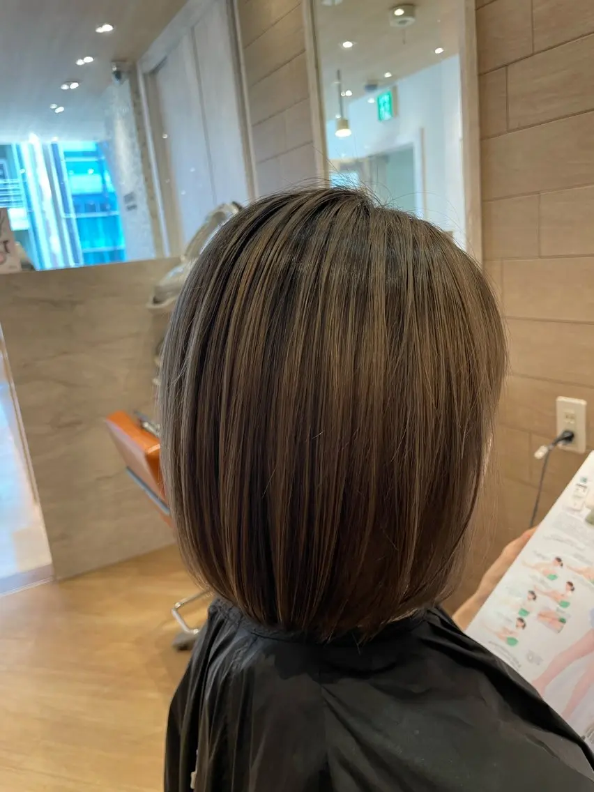 ショート カラー ブリーチ ブリーチなしカラー ヘアカラー トリートメント 髪質改善✂︎KODE 透明感カラーのヘアスタイル