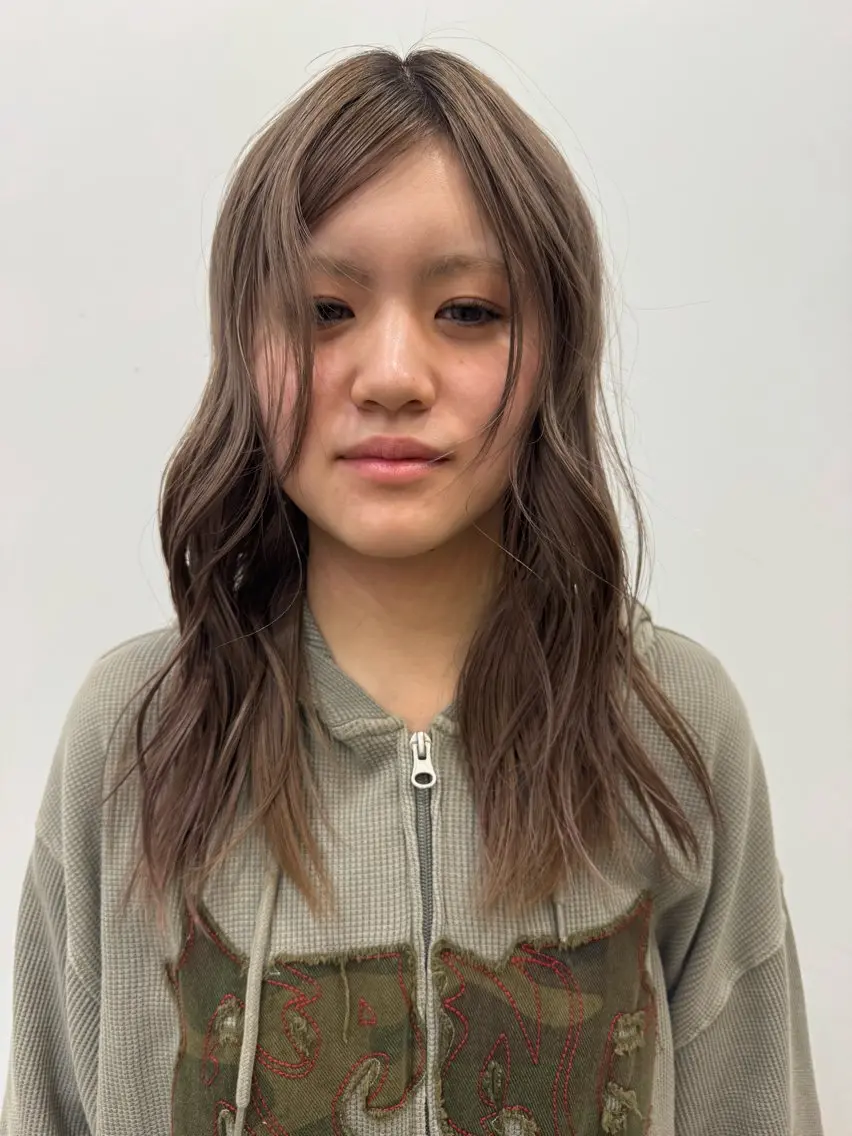 ロング 韓国風ヘア ｔa k k e ｙｕのヘアスタイル