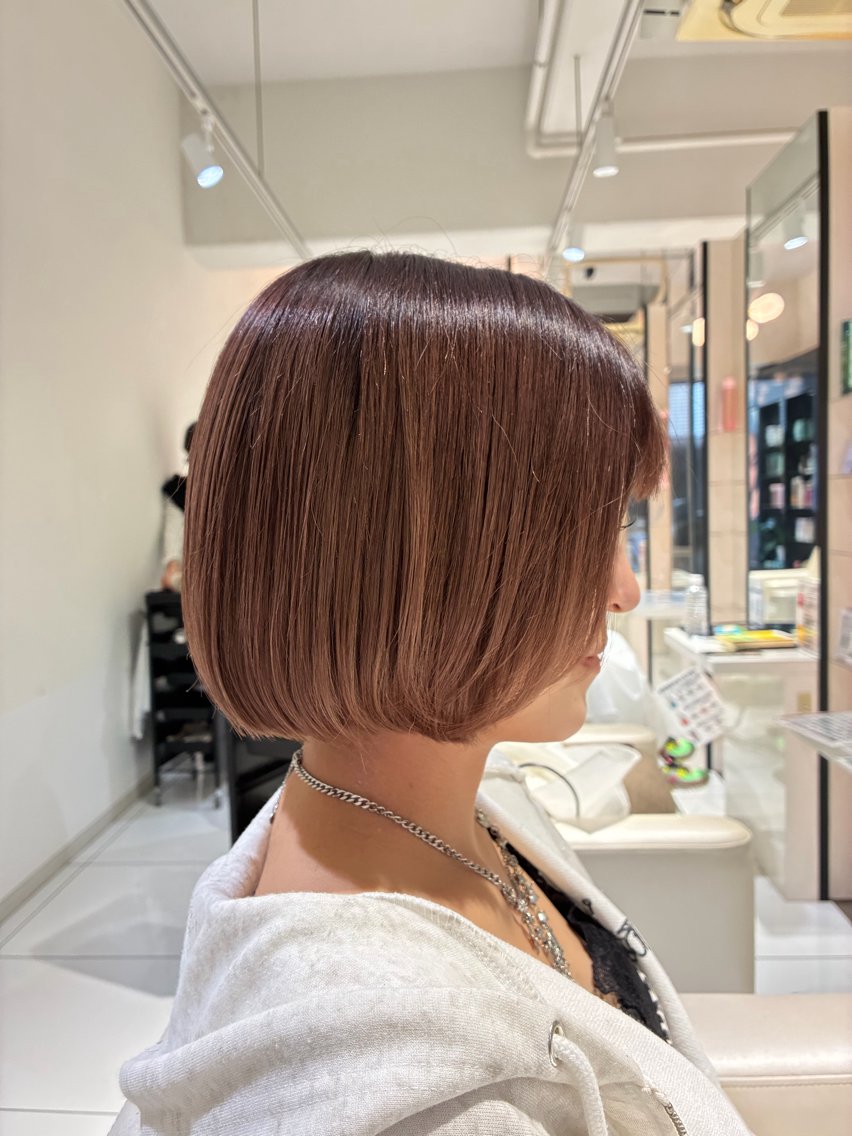 ショート ボブ 外ハネヘア 谷口 深月のヘアスタイル