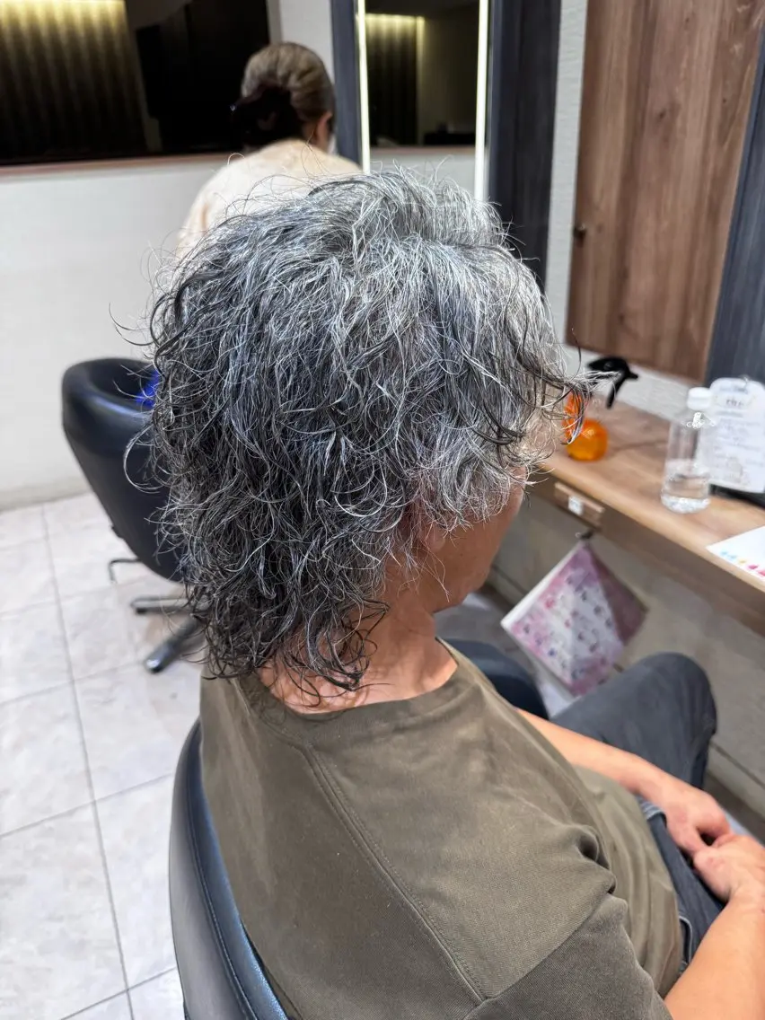 メンズ メンズパーマ メンズウルフカット ウルフカット カット パーマ 🐺ウルフ× ハイトーン🐺MOEのヘアスタイル
