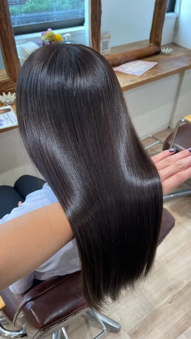 ロング カラー コトミ【メンズ】 【曲がる縮毛矯正】のヘアスタイル