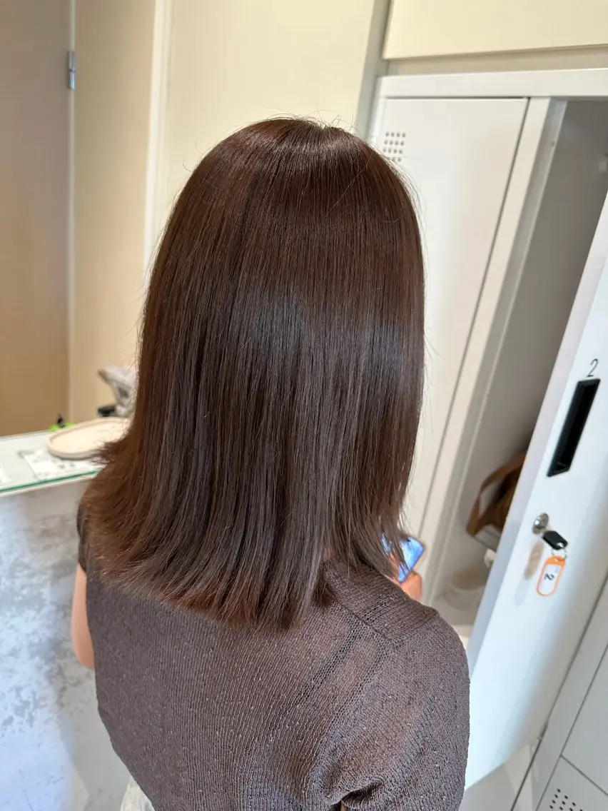 ミディアム アッシュ アッシュグレー アッシュグレージュ カット ヘアカラー 透明感カラー レイヤー/AIKAのヘアスタイル