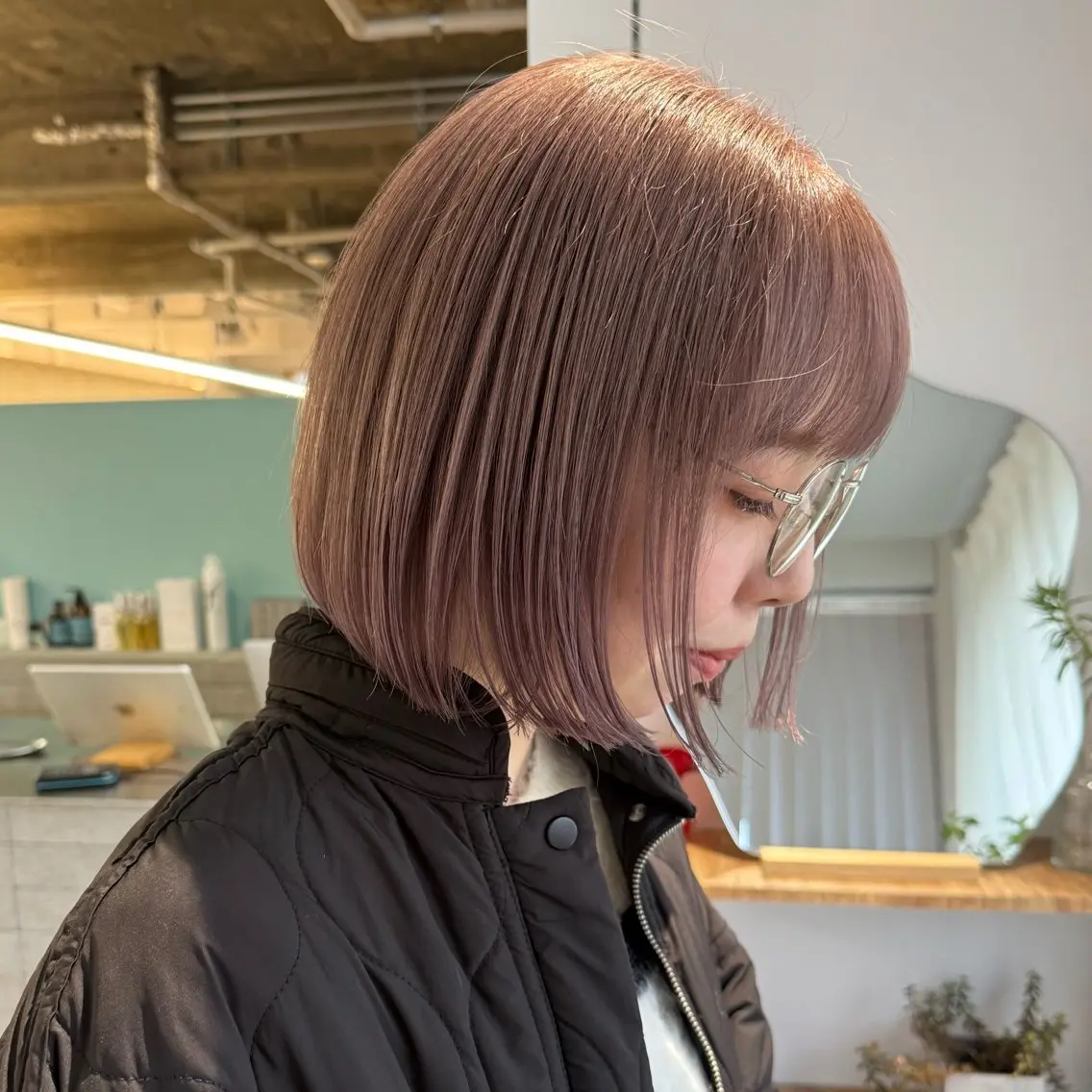 ショート カラー ダブルカラー グレージュ ラベンダーカラー ラベンダーグレージュ ラベンダーグレー カット ヘアカラー トリートメント cipre シンモン チナリのヘアスタイル
