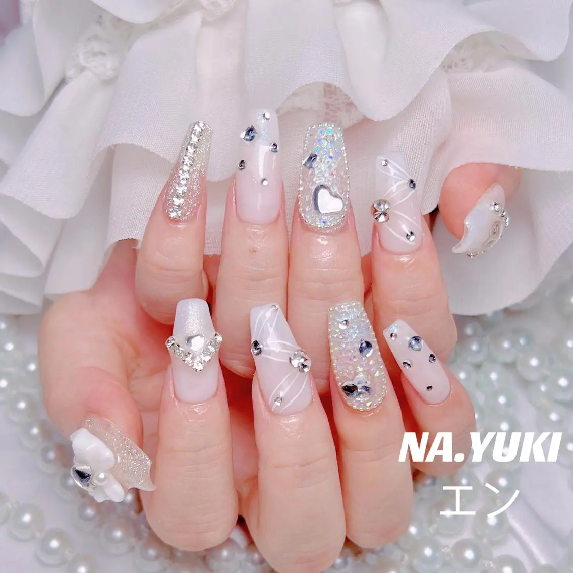 ネイル 🦋 Queenieのネイルデザイン