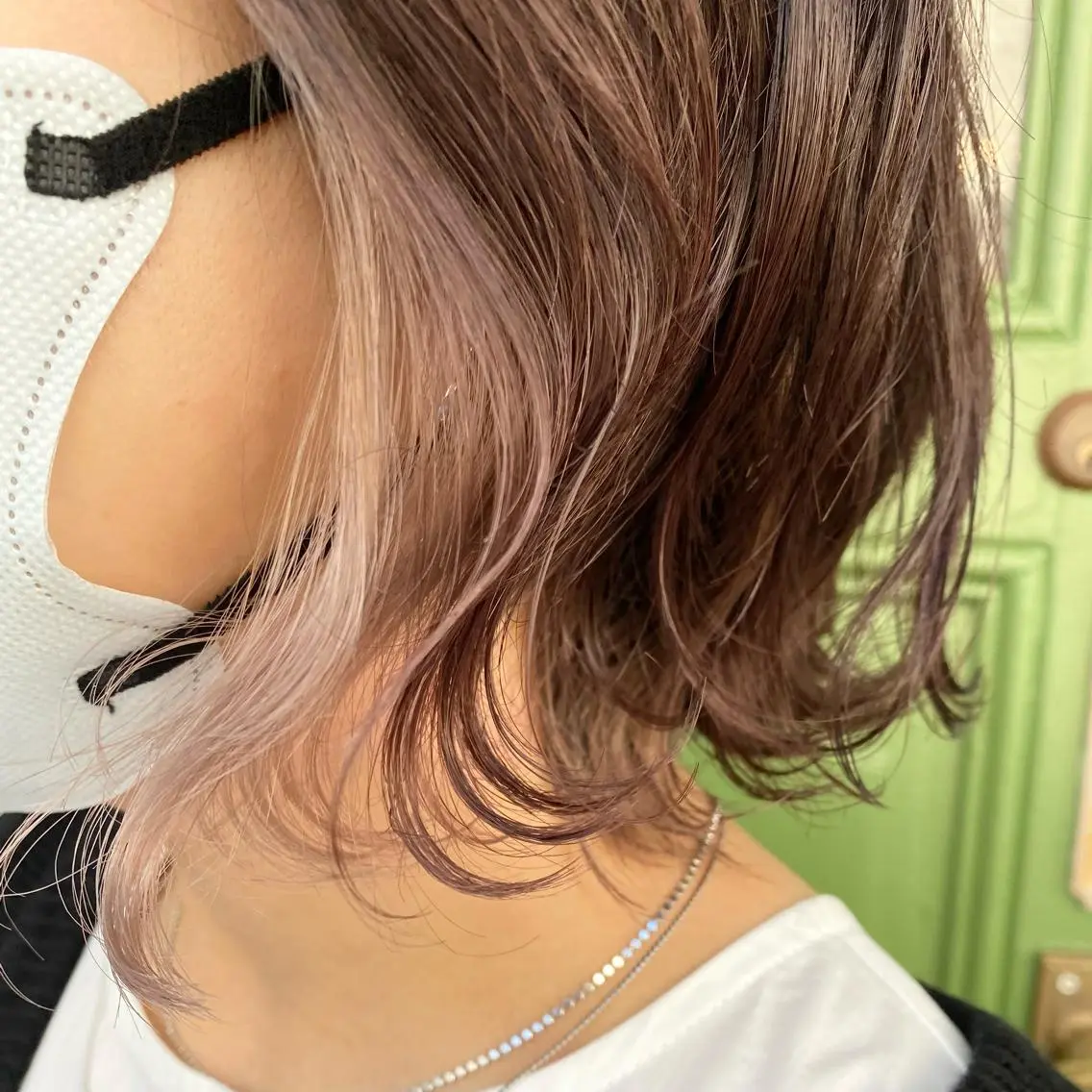ショート カラー ベージュカラー ブリーチ ブラウンカラー イヤリングカラー ハイトーンカラー カット ヘアカラー トリートメント ヘッドスパ BRITS 渡辺 菜々子のヘアスタイル