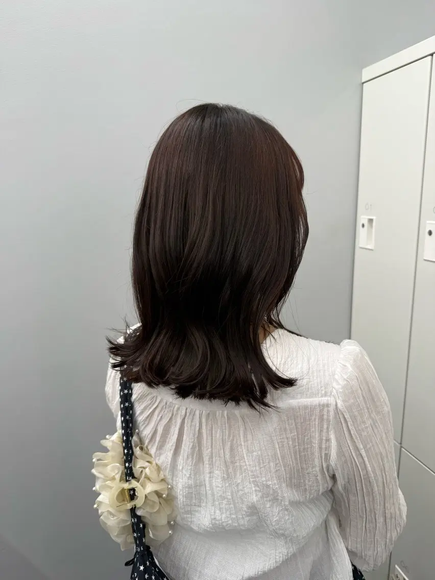 ミディアム チョコレートブラウン ヘアカラー トリートメント SARINA ROCCO3rdのヘアスタイル