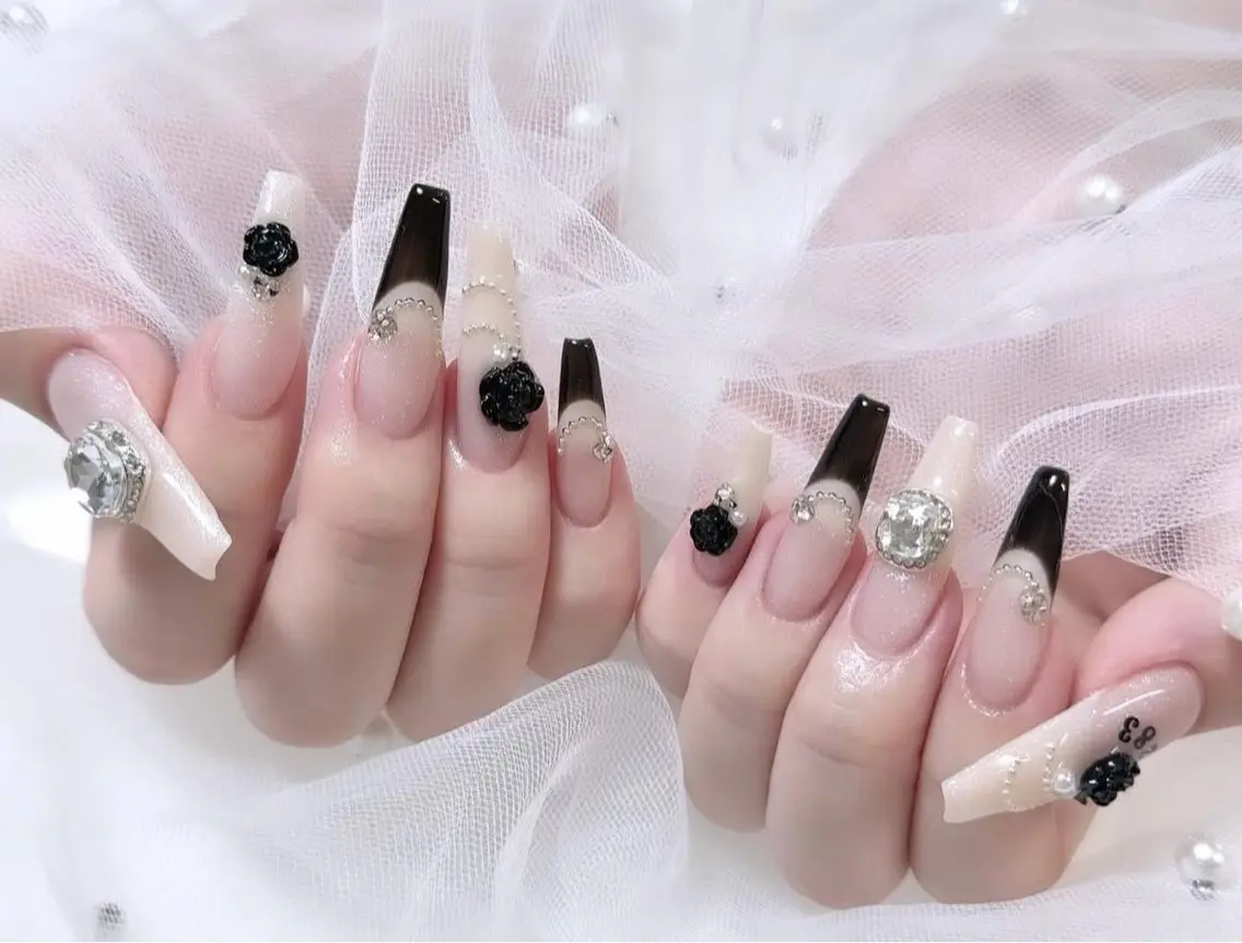 ネイル グラデーション キラキラネイル ワンカラーネイル 冬ネイル Jenn Nail Salonのネイルデザイン