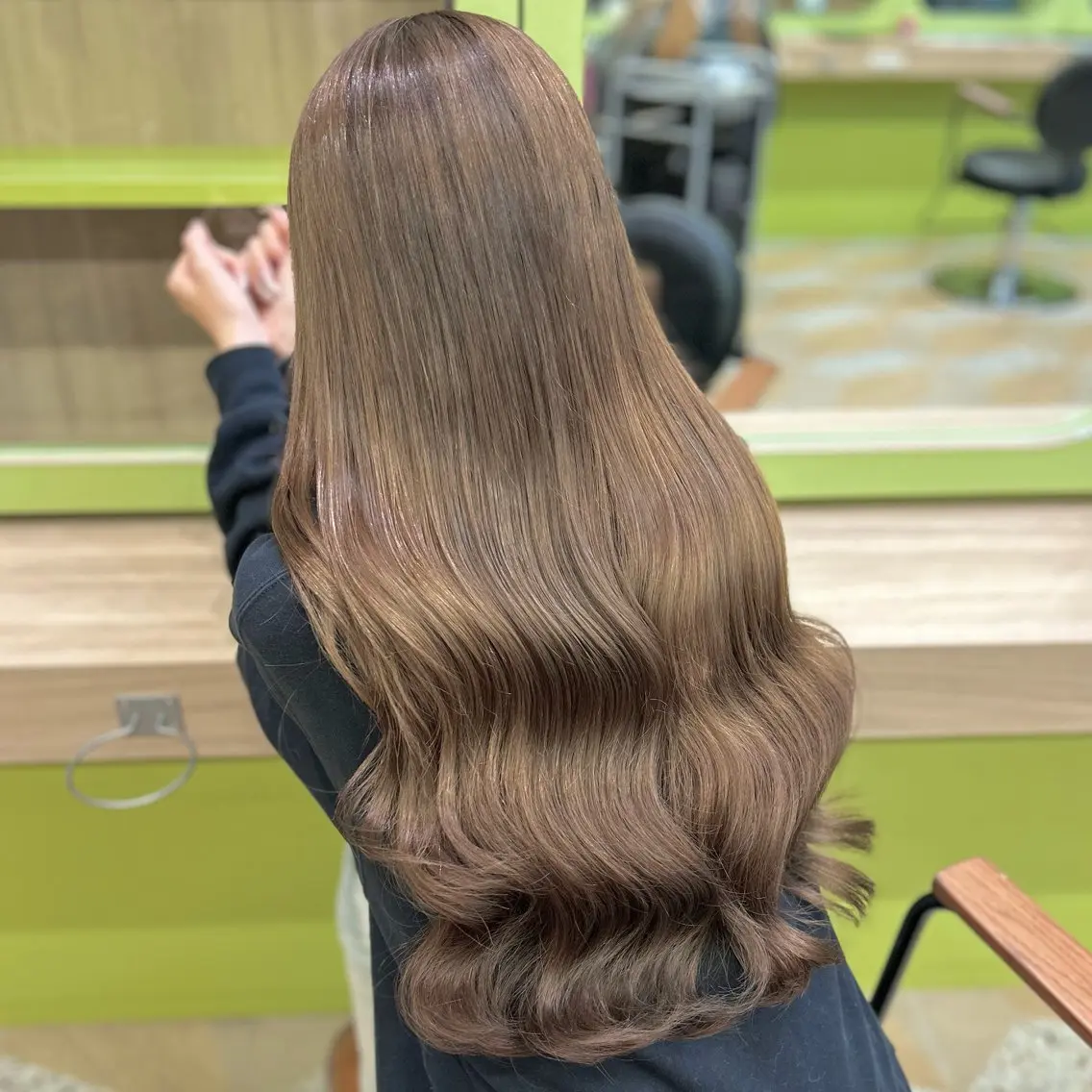 ロング カラー ベージュカラー ブリーチ ブラウンカラー ショコラベージュ 透明感カラー カット ヘアカラー トリートメント ブリーチなしベージュ /ヘアセット/ミユのヘアスタイル