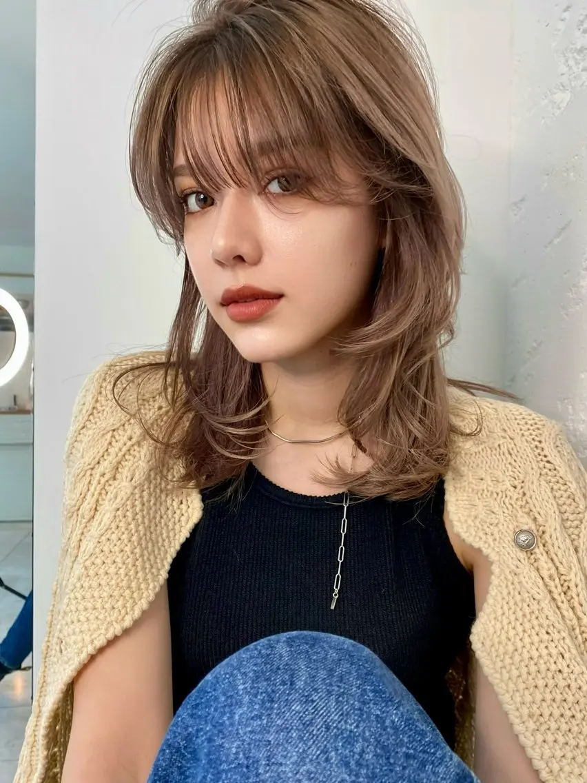 セミロング カラー アッシュ ベージュカラー ブリーチ ケアブリーチ ダブルカラー カット ヘアカラー トリートメント 顔まわりレイヤー× 韓国ヘアオタベシンヤのヘアスタイル