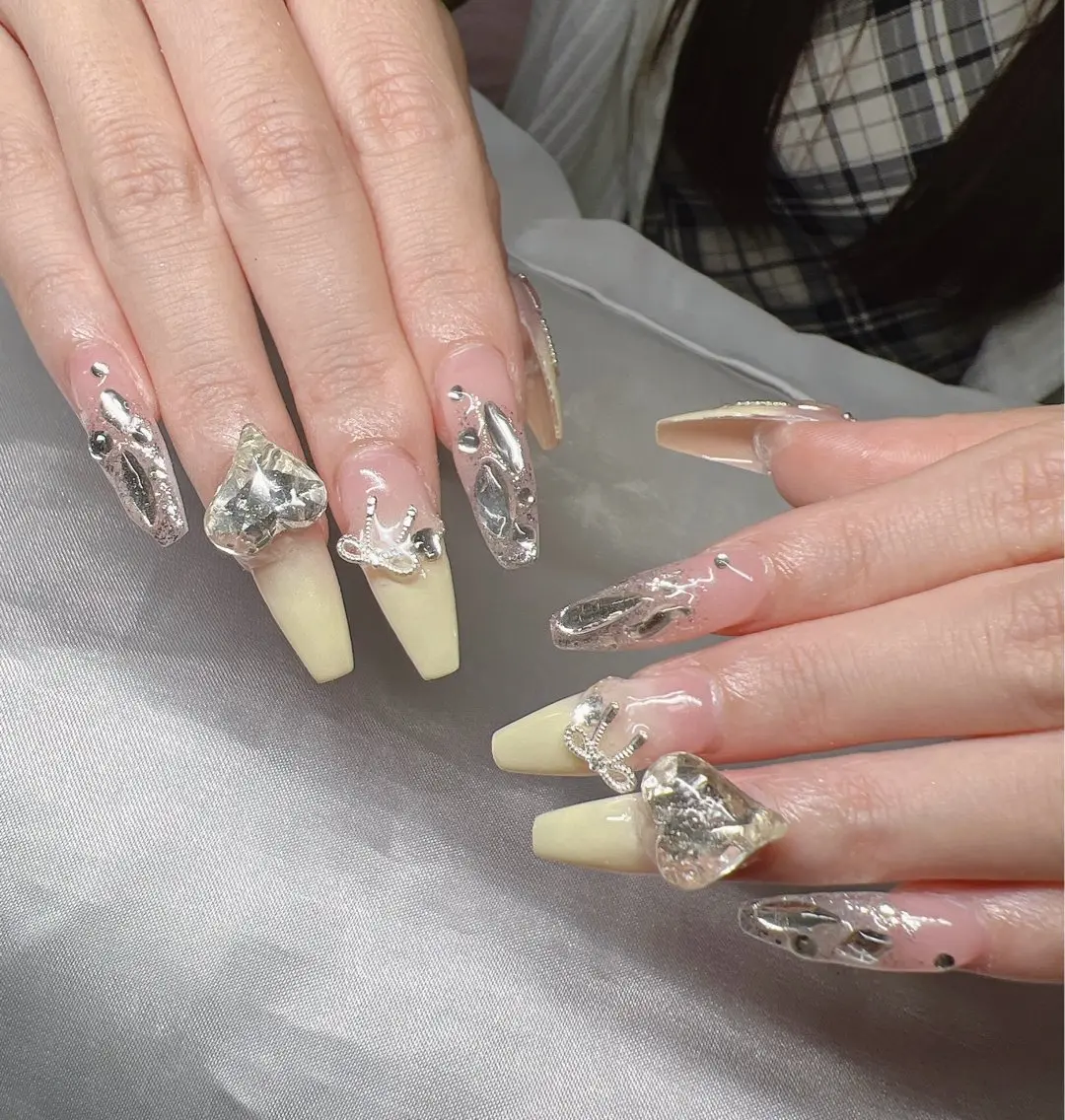 ネイル 長さ出し グラデーション 卒業式 キラキラネイル マグネットネイル ハンドネイル Lee Nailsのネイルデザイン