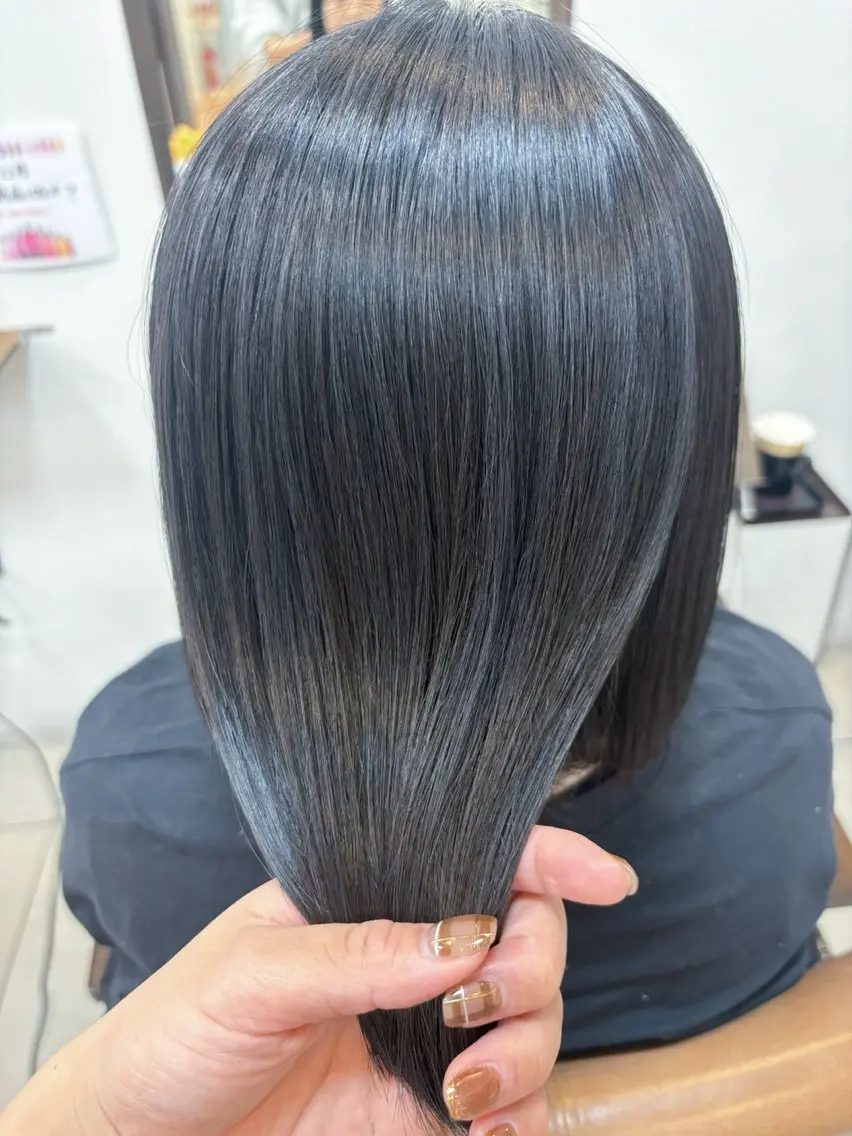 ミディアム カラー 黒髪 ブルーカラー ブルーブラック 髪質改善 ヘアカラー トリートメント 頭皮×髪質改善 透明感カラー💎中村のヘアスタイル