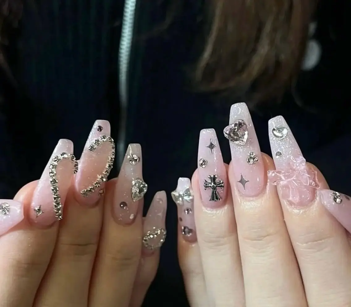 ネイル Luna Nailsのネイルデザイン