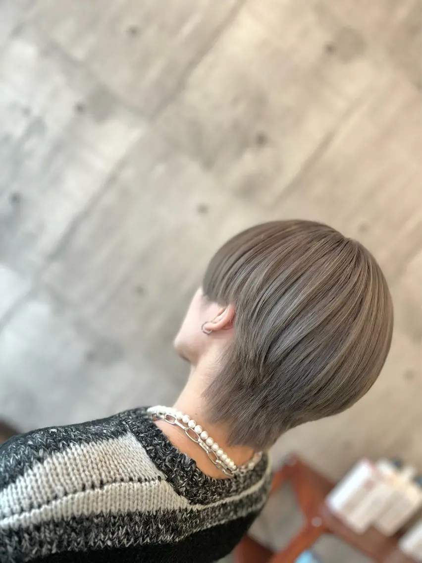 ショート カラー ベージュカラー ミルクティーベージュ カット ヘアカラー Style Tのヘアスタイル