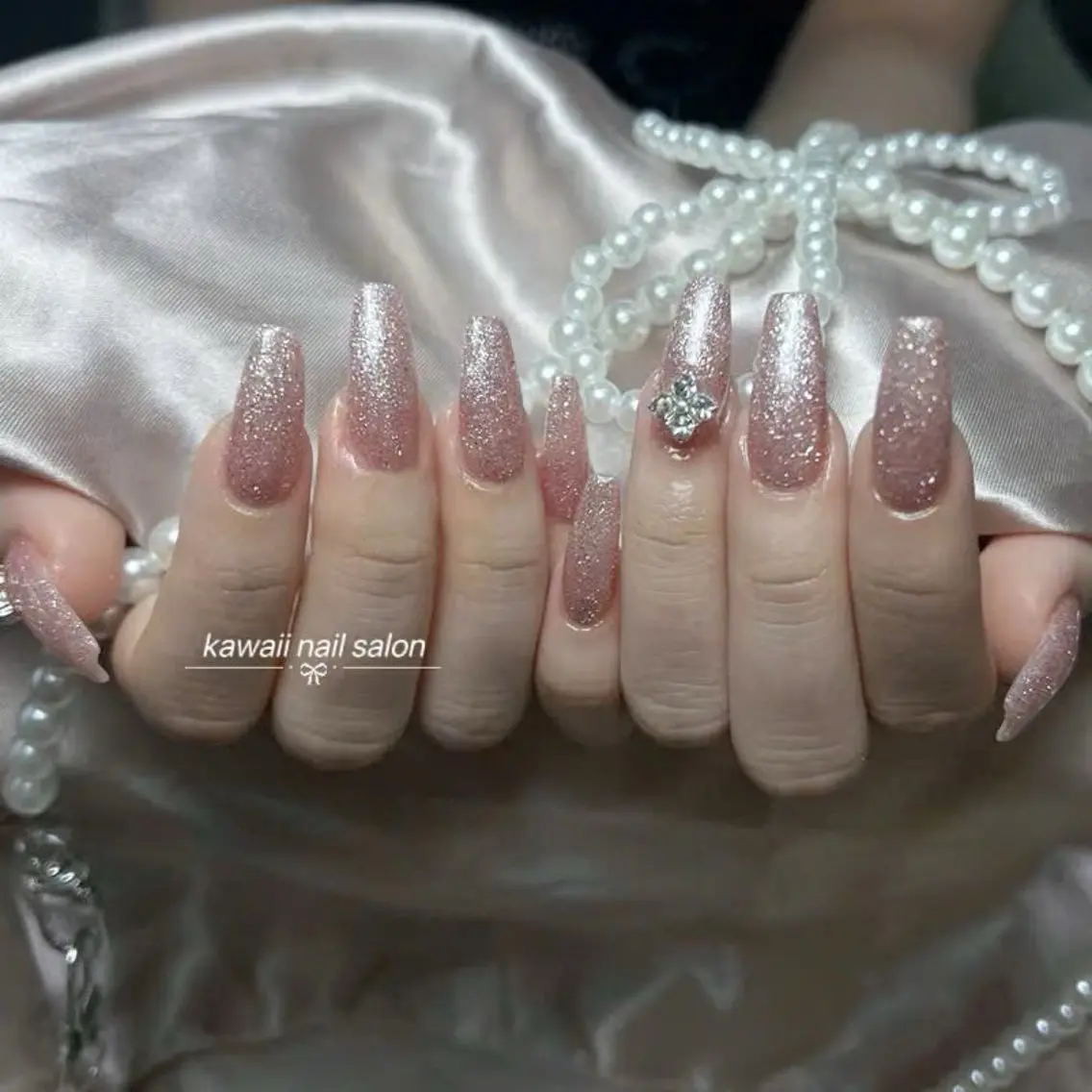 ネイル ドット フットネイル フレンチネイル 韓国ネイル マグネットネイル Hina KawaiiNailのネイルデザイン