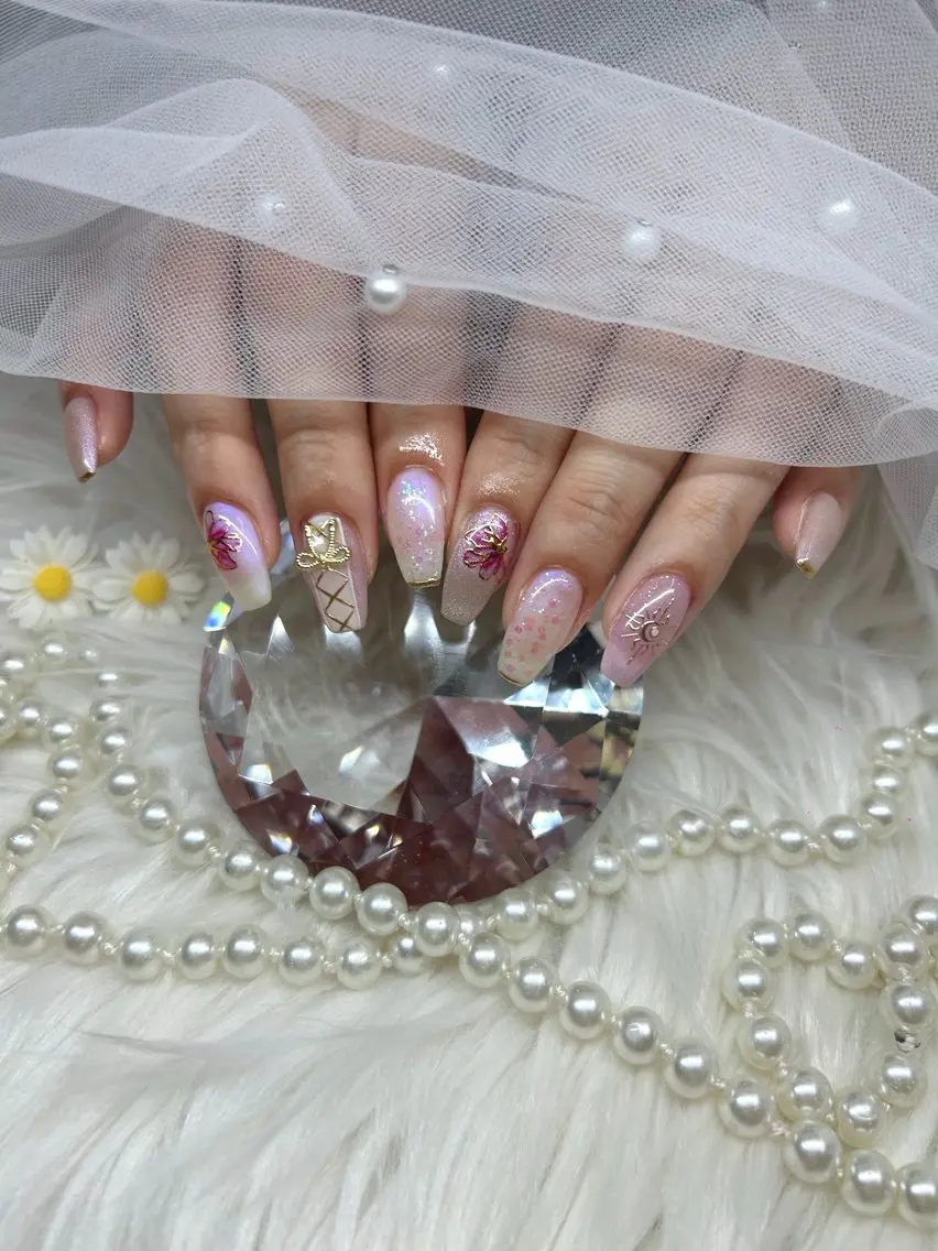 ミディアム ハンドネイル Nailsalon Angeのネイルデザイン