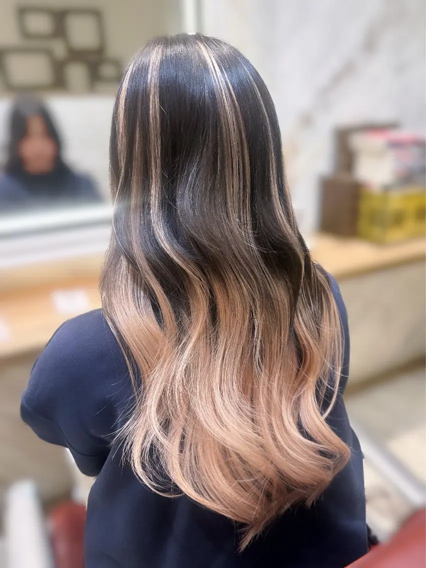 ロング ハイライト 横浜ヘアメ髪質改善 カラー🎀💘みさきのヘアスタイル