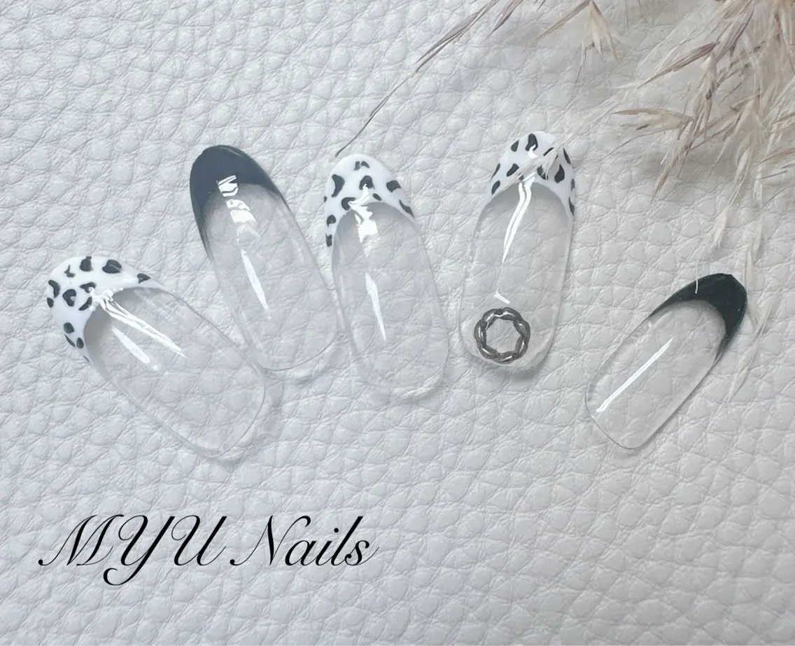 ネイル アニマル柄 ジェルネイル 持ち込み ニュアンスネイル パラジェル ニュアンスネイル🌈 MYU Nailsのネイルデザイン