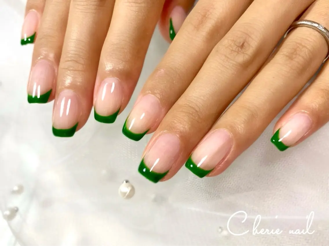 ネイル フレンチネイル ジェルネイル グリーン オフィスネイル シンプルネイル ハンドネイル Cherienail yunaのネイルデザイン