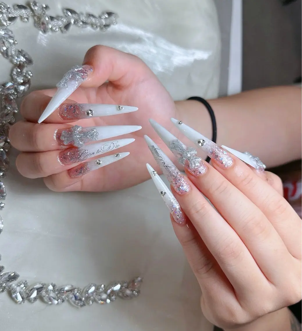 ネイル フラッシュネイル フレンチネイル グラデーション キラキラネイル 韓国ネイル ハンドネイル Hy nailsのネイルデザイン