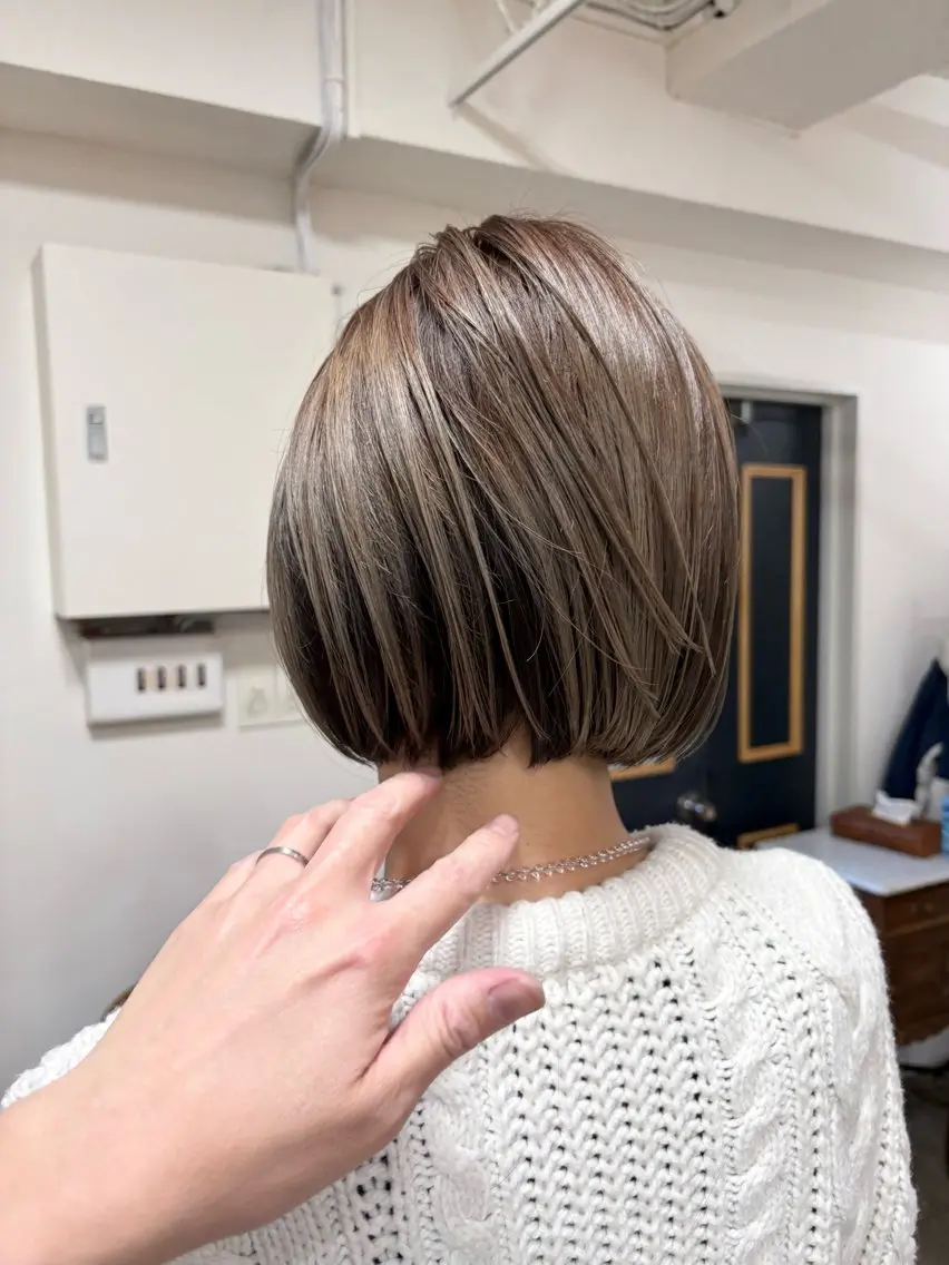 ショート カラー ブリーチ カット ヘアカラー トリートメント takada kohのヘアスタイル
