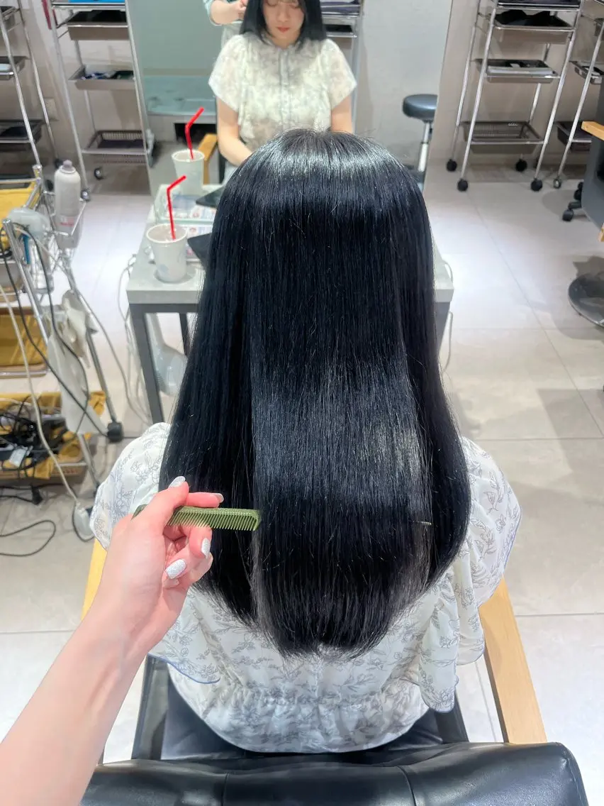 ロング manami/ ハッシュレイヤーのヘアスタイル