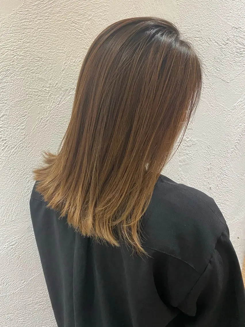 セミロング カラー ヘアカラー トリートメント 髪質改善ストレート/ ブリーチカラー/荊尾のヘアスタイル