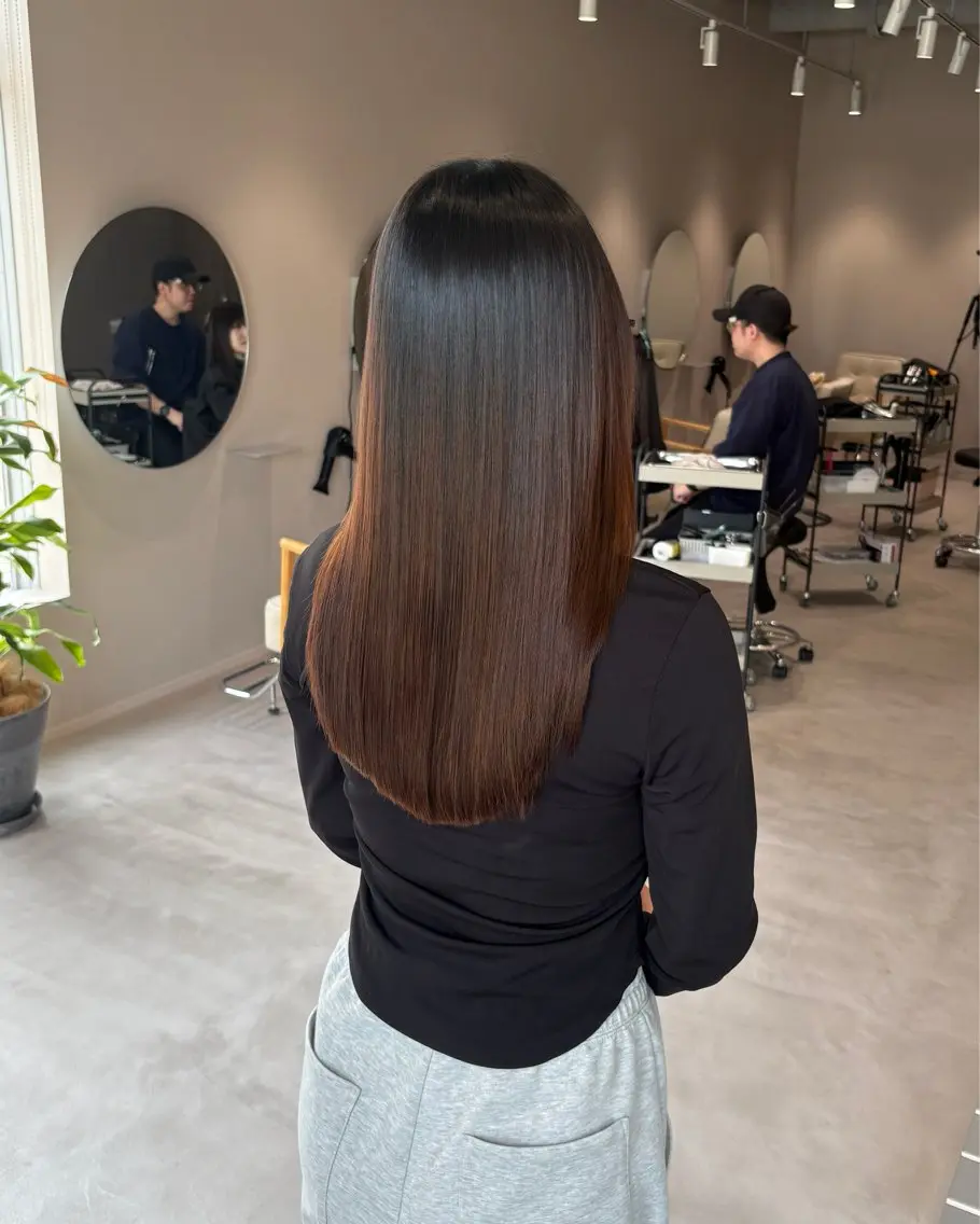 セミロング 縮毛矯正 井山 葵のヘアスタイル