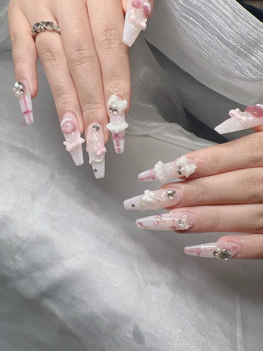 ネイル 長さ出し グラデーション 卒業式 キラキラネイル マグネットネイル ハンドネイル Lee Nailsのネイルデザイン