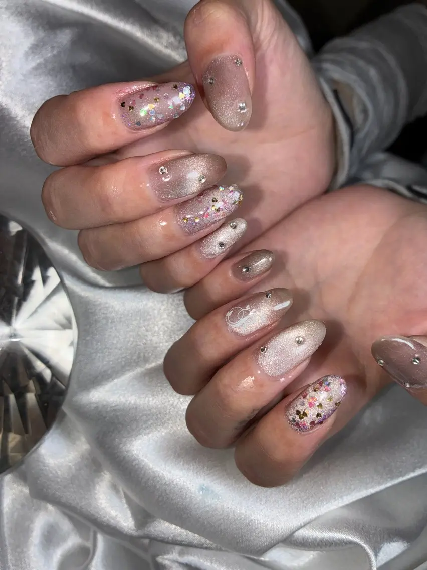 ショート ハンドネイル YOKOSUKA NAILS💅🩶のネイルデザイン