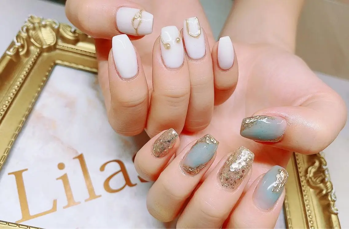ネイル ジェルネイル ゴールド ハードジェル キラキラネイル ラメ(グリッター) Lilas Nailのネイルデザイン