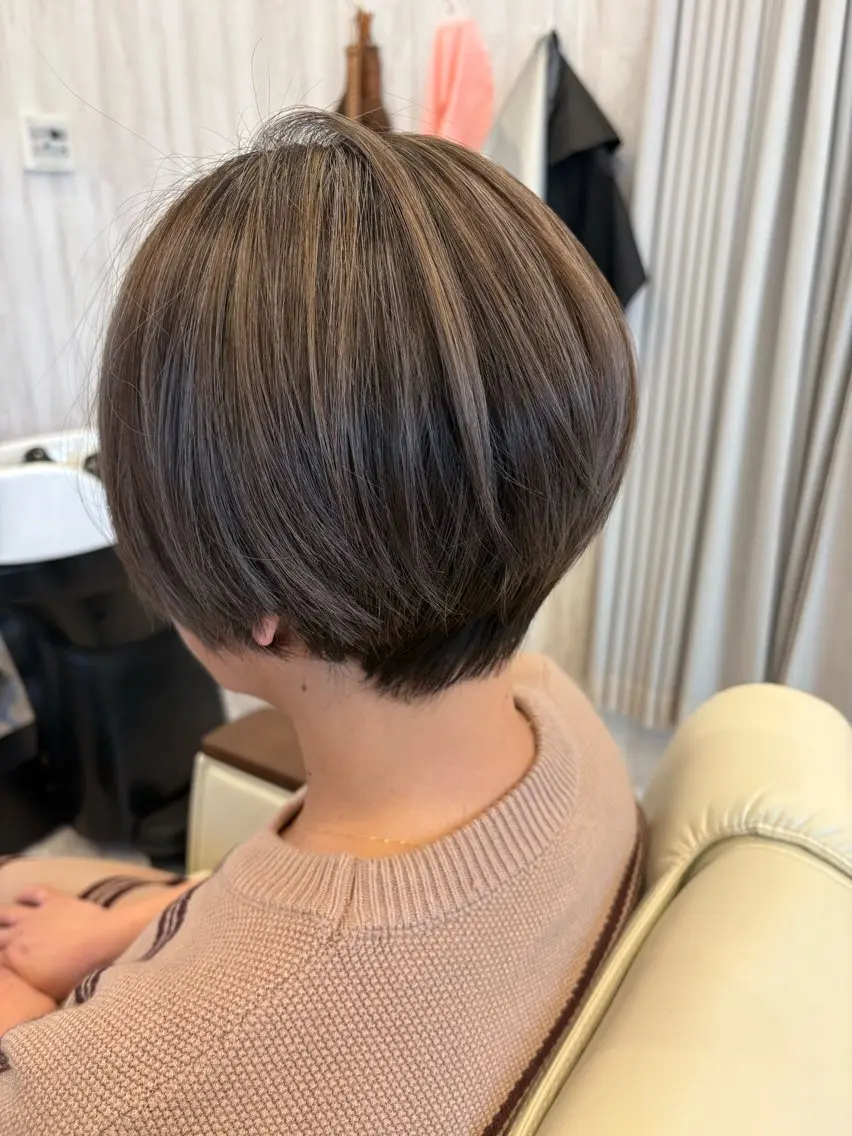 ショート ハイライト レイヤーカット ショートヘア Infinity -Miko-【艶】のヘアスタイル
