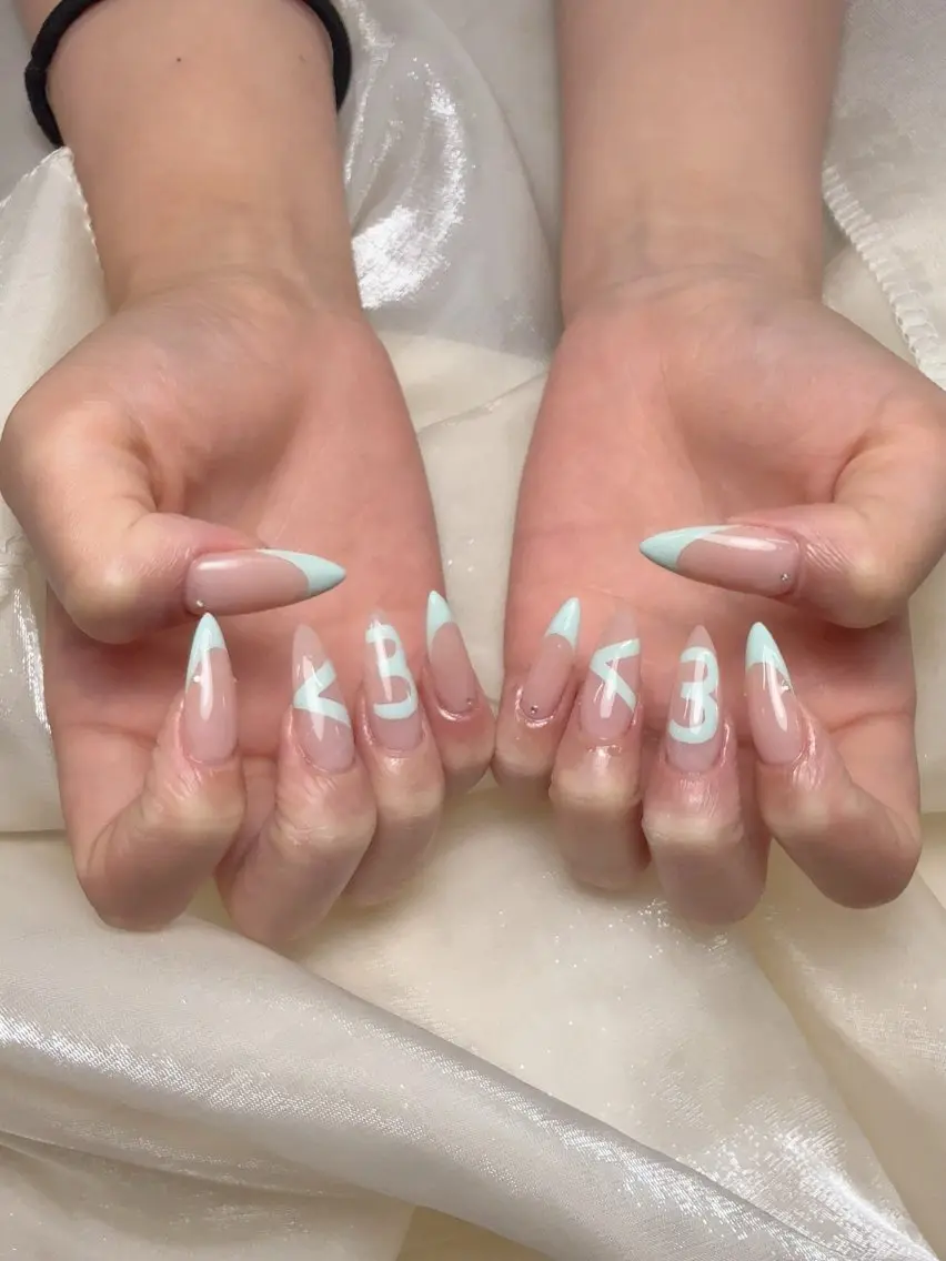 ネイル ENSalon 愛佳のネイルデザイン