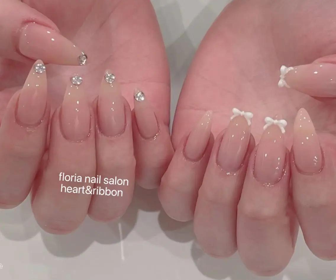 ネイル アートネイル 桜ネイル フレンチネイル ハート 韓国ネイル ハンドネイル Floria nail salonのネイルデザイン
