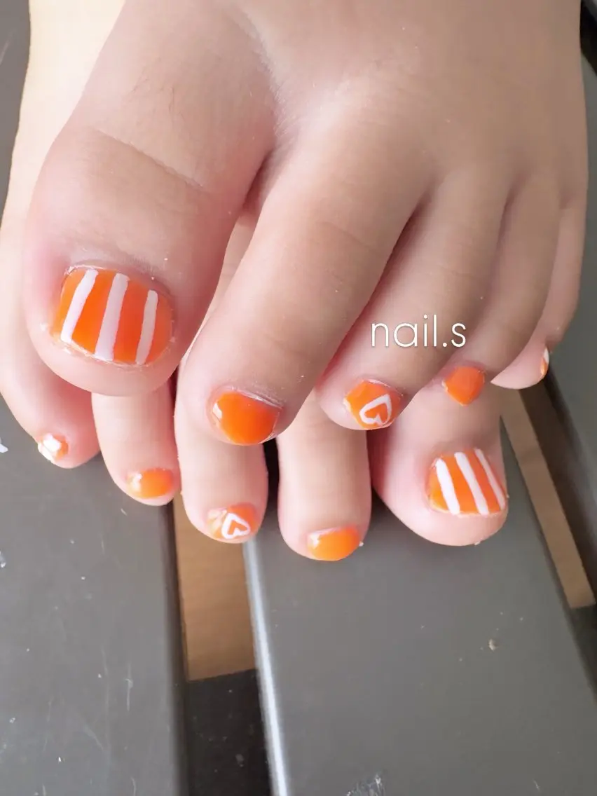 ネイル フットネイル オレンジ 夏ネイル フットネイル nail.s misatoのネイルデザイン