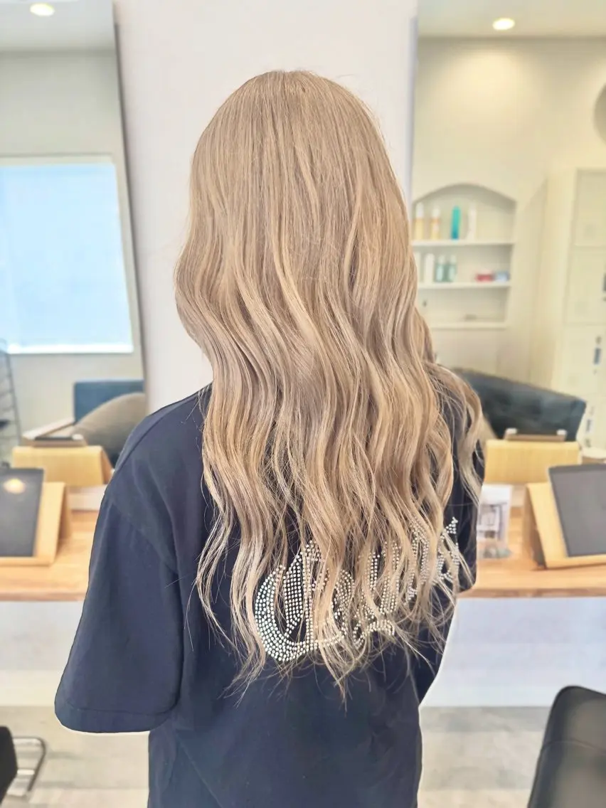 ロング カラー 祖慶 歩のヘアスタイル