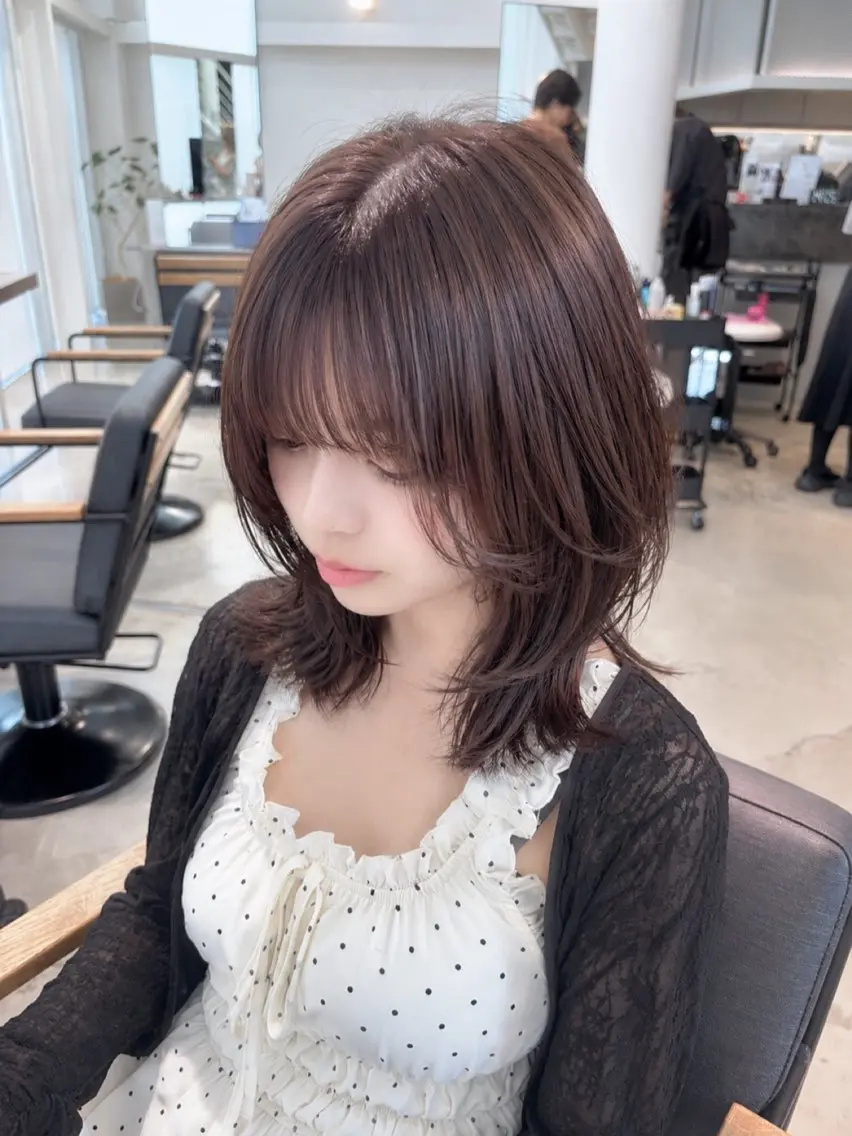 ミディアム 顔まわりレイヤー 顔周りカット 韓国風ヘア レイヤーカット 似合わせカット カット yui/レイヤー/ グレージュ/似合わせのヘアスタイル
