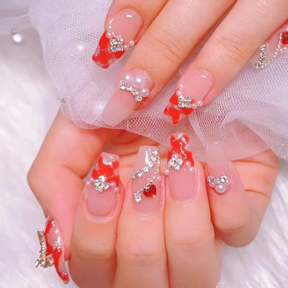ネイル ハンドネイル キラキラ🌸🌸🌸 nail ⭐️✨のネイルデザイン