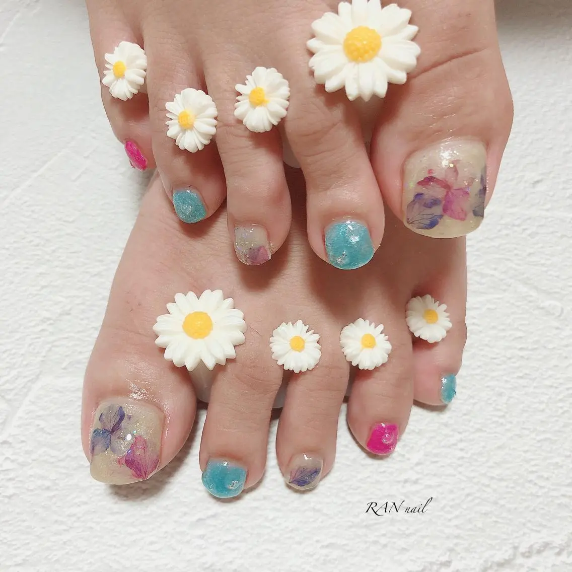 ネイル フットネイル ジェルネイル ラメ(グリッター) オフィスネイル パラジェル RAN nailのネイルデザイン