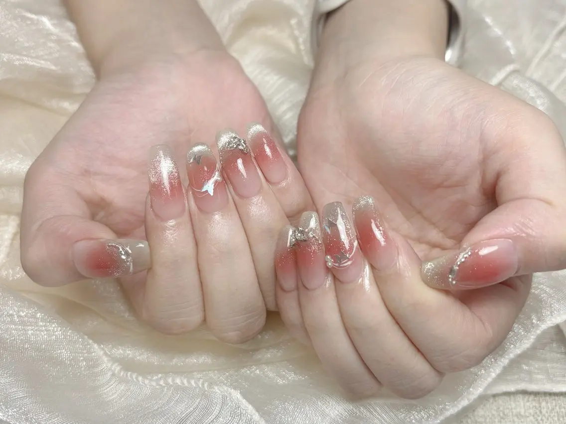 ネイル オーロラネイル チークネイル フレンチネイル ジェルネイル ガラスフレンチ ハンドネイル ハンドケア Nail Jolieのネイルデザイン