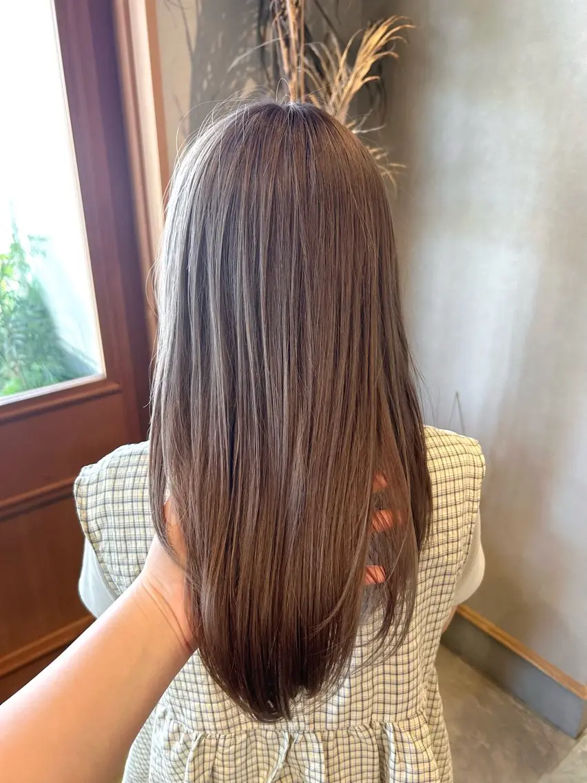 ミディアム カラー ブリーチ 透明感カラー ヘアカラー トリートメント MIKU / BASE hairのヘアスタイル