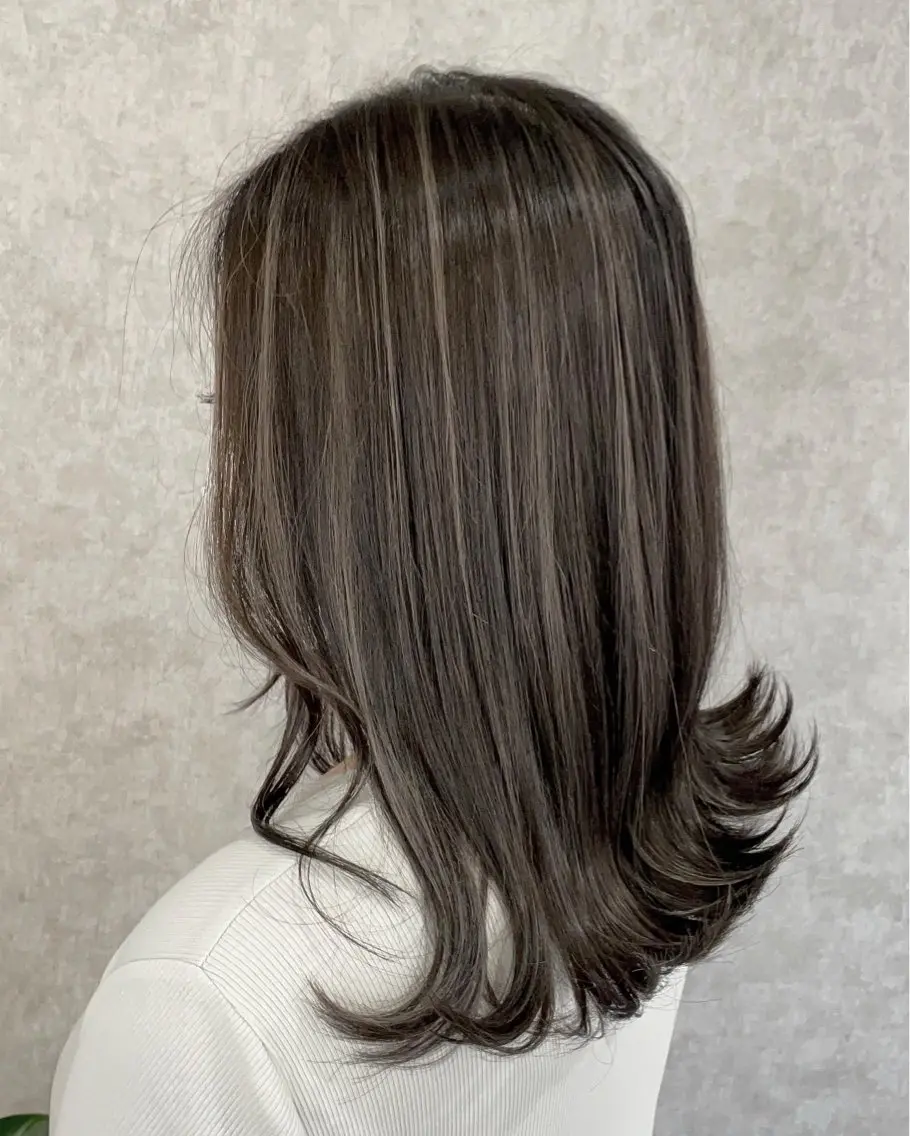 ミディアム カラー ベージュカラー ブリーチ ケアブリーチ 透明感カラー ヘーゼル ヘアカラー バレイヤージュ特化| Takuのヘアスタイル
