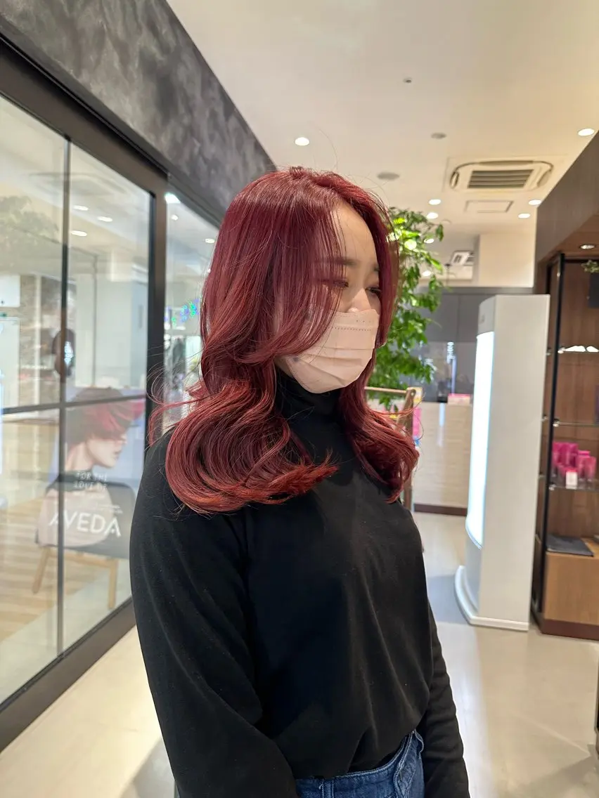 セミロング NAKAHARA TSUKUSHIのヘアスタイル