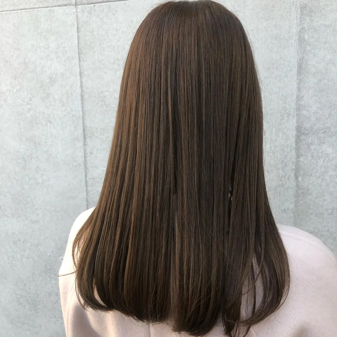 セミロング カラー ベージュカラー ブリーチ ダブルカラー フォギーベージュ ブリーチなしカラー ヘアカラー カラー職人 なかもと たつひろのヘアスタイル