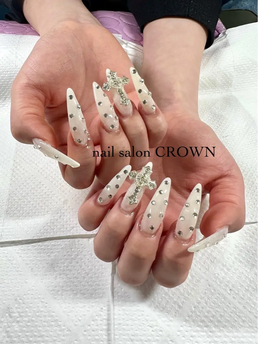ネイル 長さ出し スカルプネイル ストーンネイル nail salon CROWNのネイルデザイン