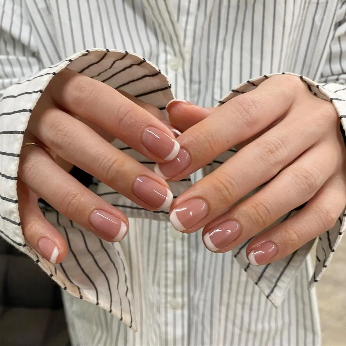 ネイル フレンチネイル シンプルネイル ハンドネイル 栗林 実莉のネイルデザイン
