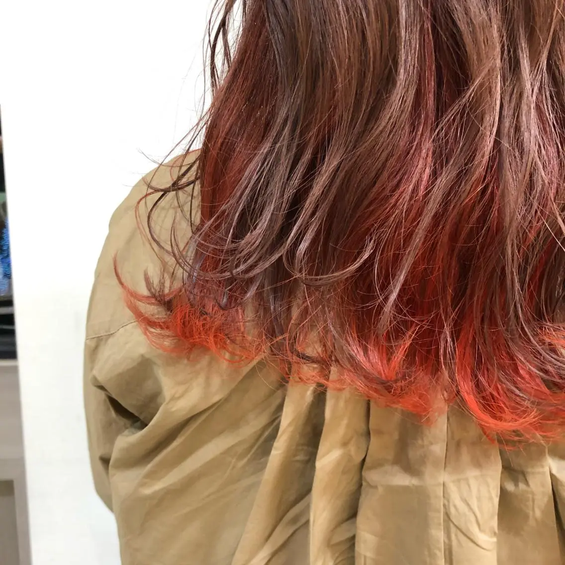 ロング カラー オレンジ カット ヘアカラー 松佐 ゆかりのヘアスタイル